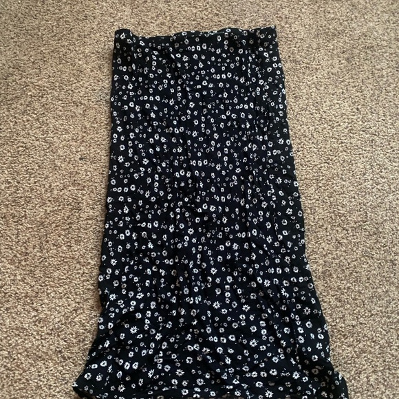 Dresses & Skirts - Floral Black and White Skirt